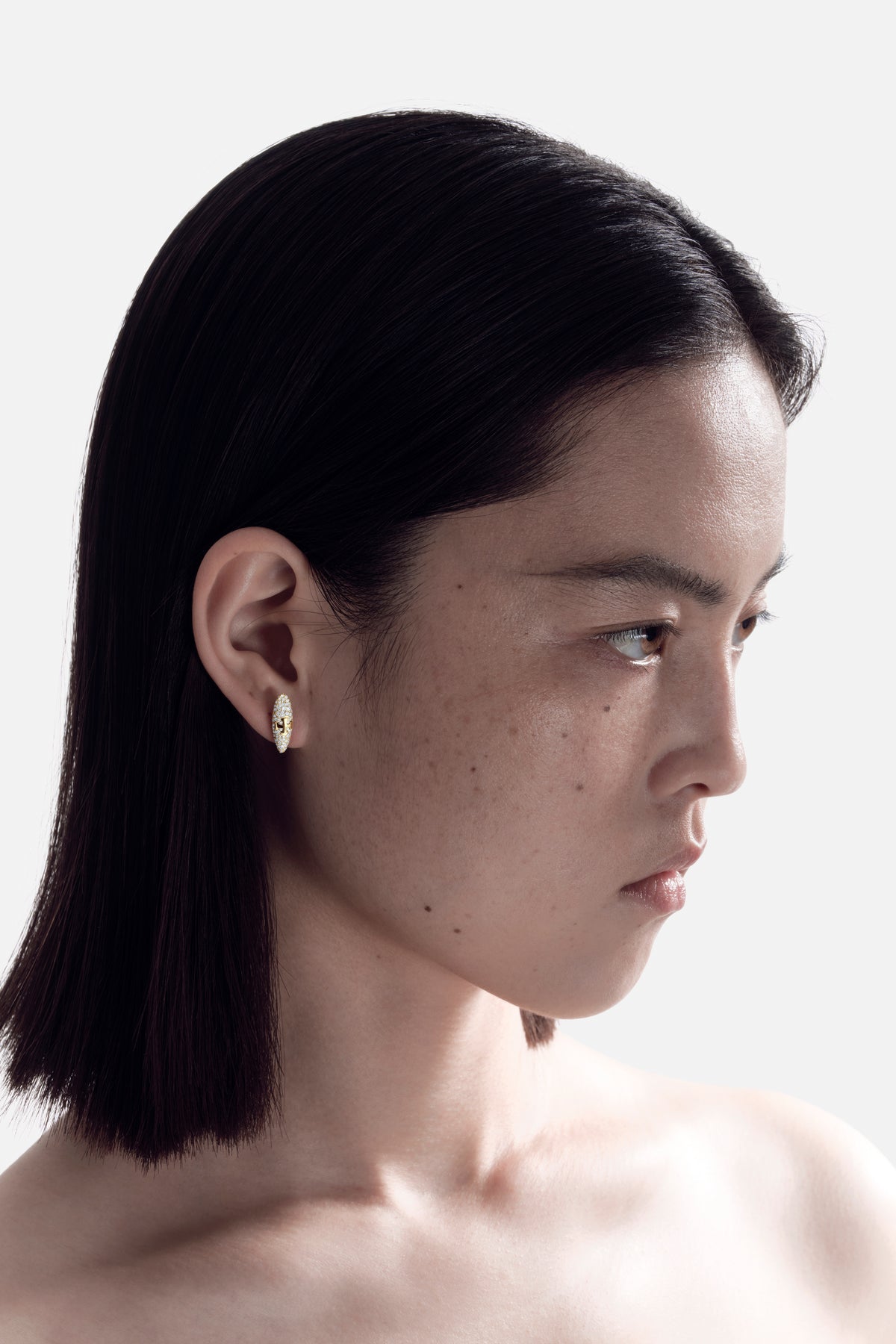 GOLD GRAIN EARRING WITH FULL DIAMONDS