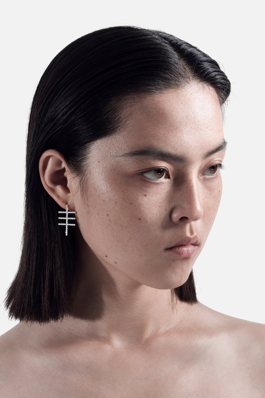 丰 Character Earring